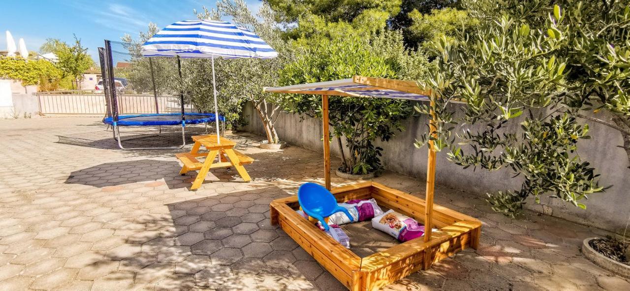 Nono Jure , Private Pool & Sauna Milna  Buitenkant foto