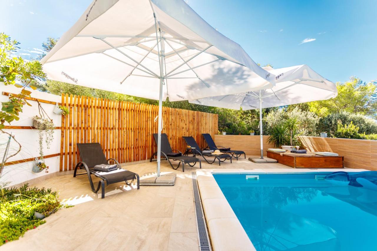 Nono Jure , Private Pool & Sauna Milna  Buitenkant foto